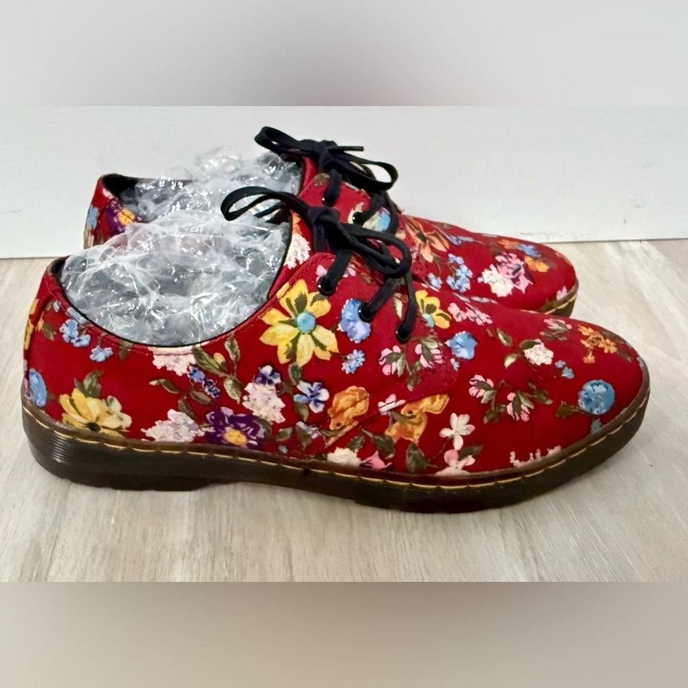 Dr. Martens Red and Black Flats with Chunky Sole Sz 10 - Picture 7 of 13
